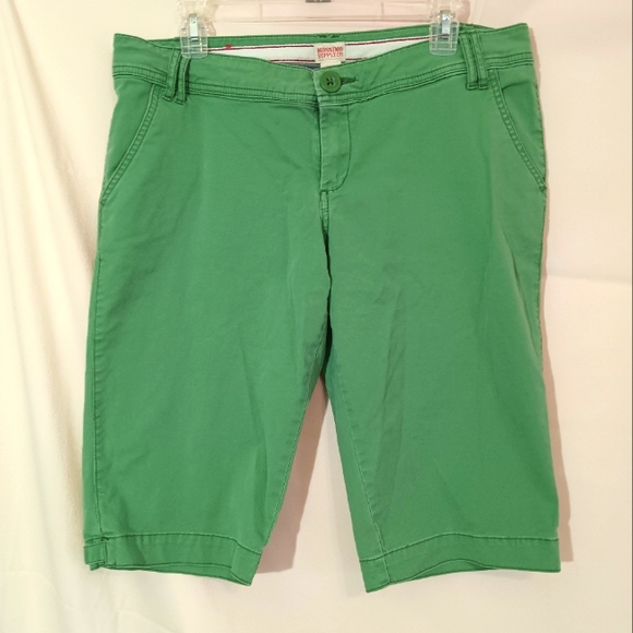 Mossimo supply co. Size 13 mid rise long green shorts/ capris/ bermuda - Picture 1 of 14
